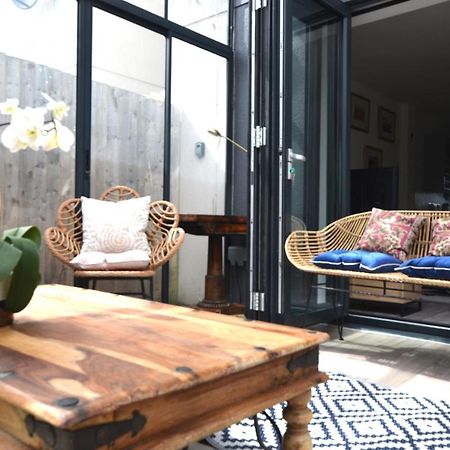 05 Queensway Gardens, Хейл Екстериор снимка